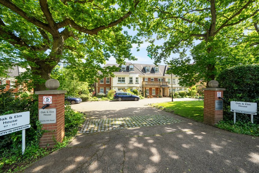 for sale ducks hill road london 37581 - Gibbs Gillespie