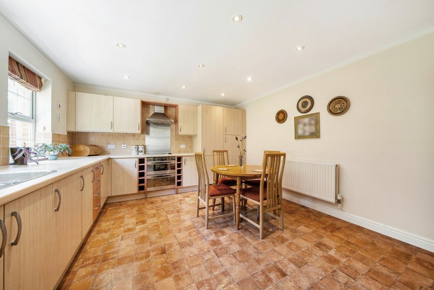 for sale ducks hill road london 37581 - Gibbs Gillespie