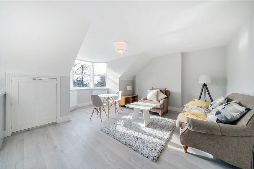 under offer montpelier road london 37585 - Gibbs Gillespie