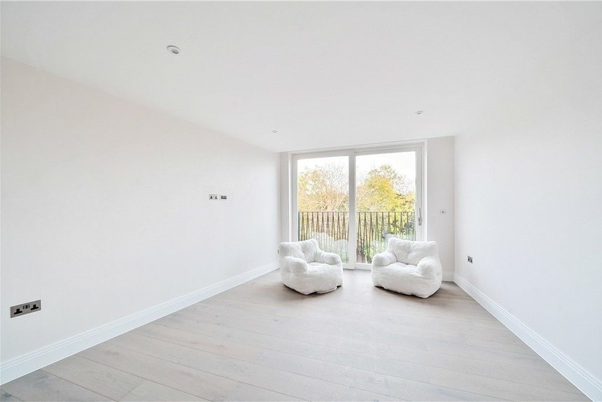 for sale halsbury close london 37650 - Gibbs Gillespie