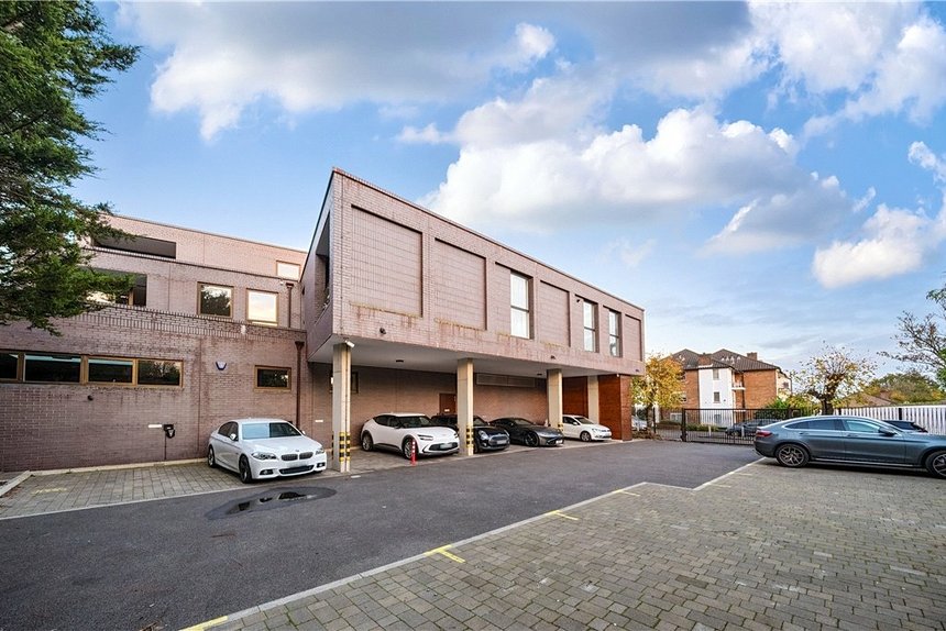 for sale halsbury close london 37650 - Gibbs Gillespie