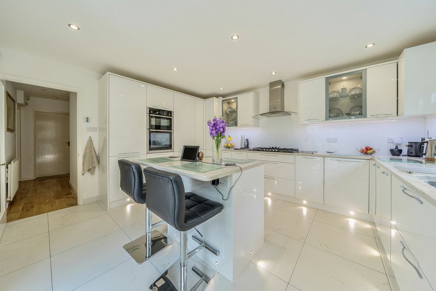 sold joiners lane london 37652 - Gibbs Gillespie