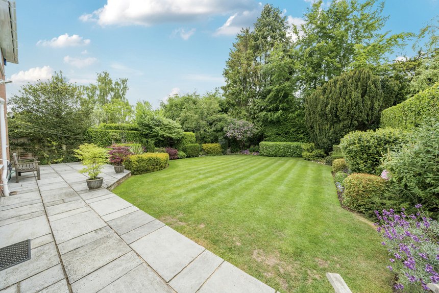 sold joiners lane london 37652 - Gibbs Gillespie