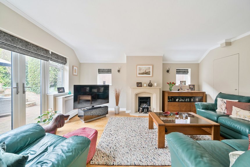 for sale embry way london 37653 - Gibbs Gillespie