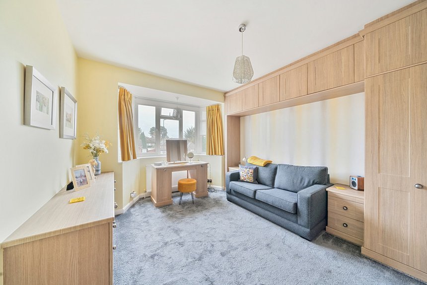 for sale embry way london 37653 - Gibbs Gillespie