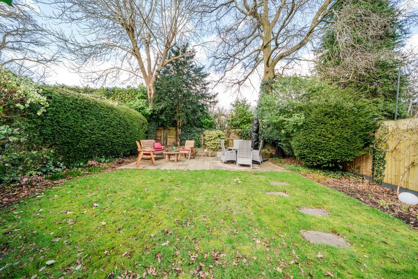 for sale maltmans lane london 37711 - Gibbs Gillespie