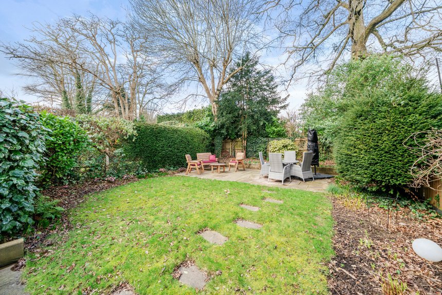 for sale maltmans lane london 37711 - Gibbs Gillespie