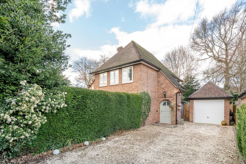 for sale maltmans lane london 37711 - Gibbs Gillespie