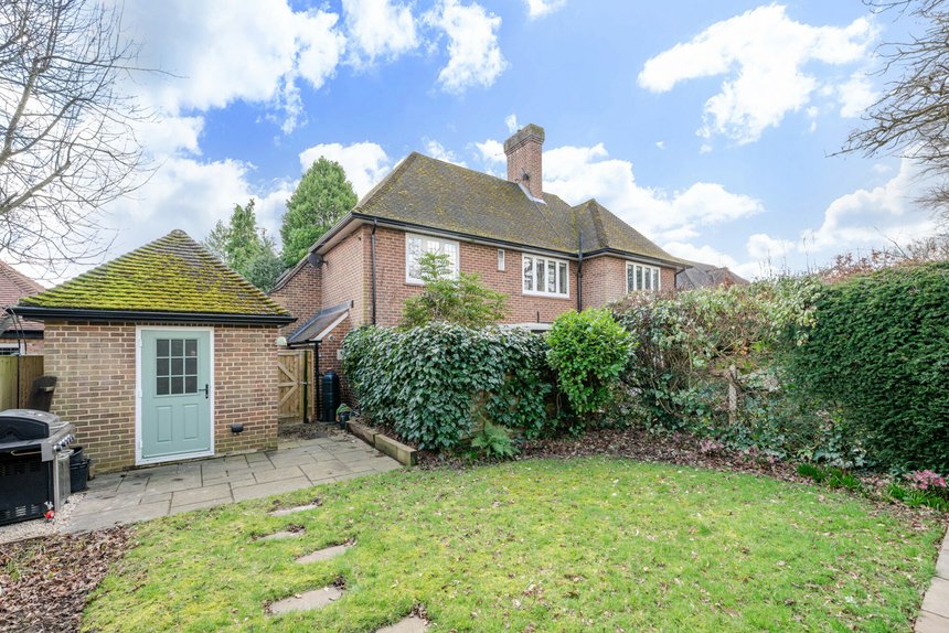for sale maltmans lane london 37711 - Gibbs Gillespie