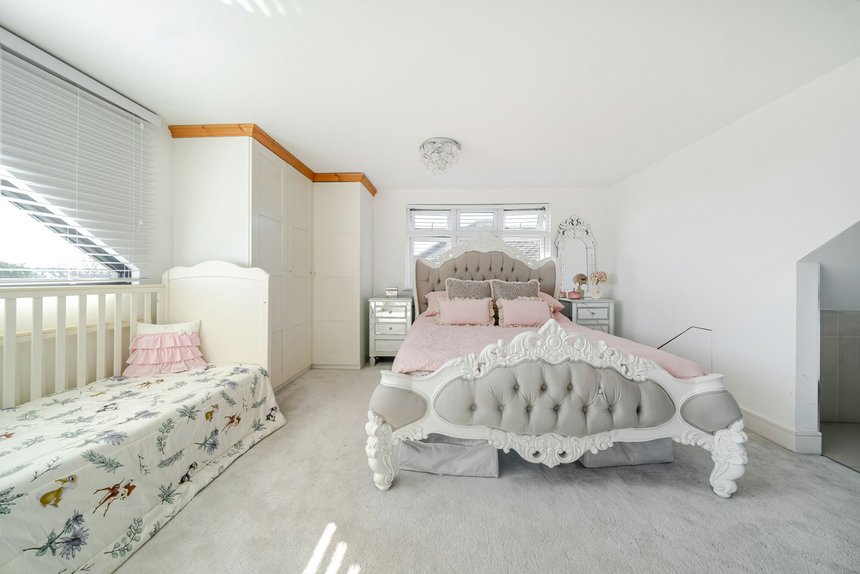 under offer herlwyn avenue london 37761 - Gibbs Gillespie