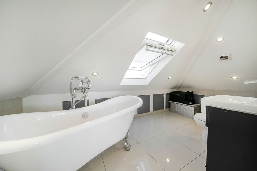 under offer herlwyn avenue london 37761 - Gibbs Gillespie