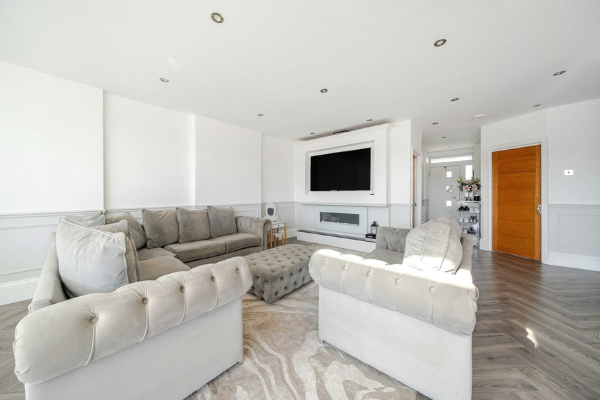 under offer herlwyn avenue london 37761 - Gibbs Gillespie