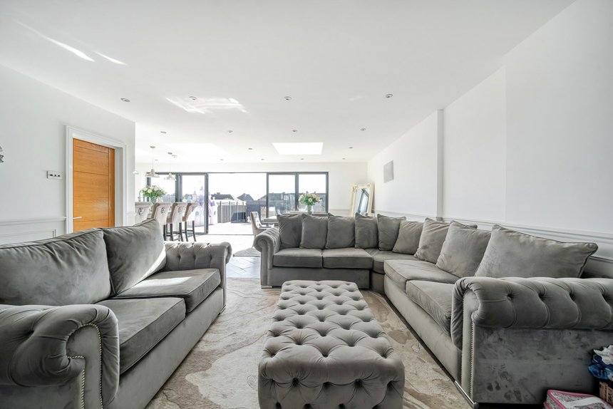 under offer herlwyn avenue london 37761 - Gibbs Gillespie