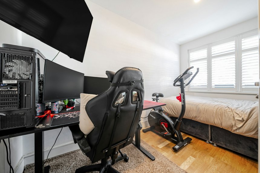 under offer herlwyn avenue london 37761 - Gibbs Gillespie