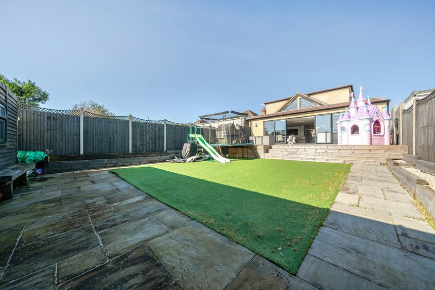 under offer herlwyn avenue london 37761 - Gibbs Gillespie