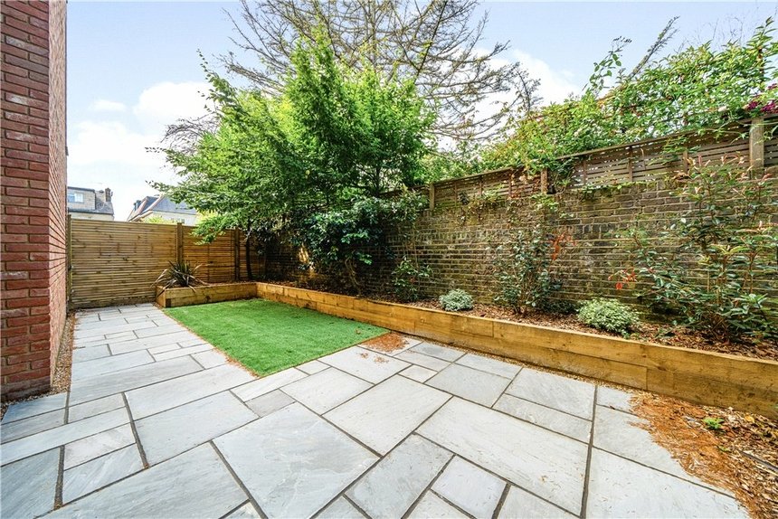 for sale ivy gardens london 37823 - Gibbs Gillespie