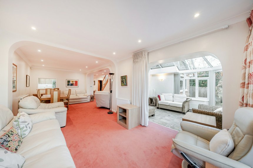 under offer ashdene london 37846 - Gibbs Gillespie