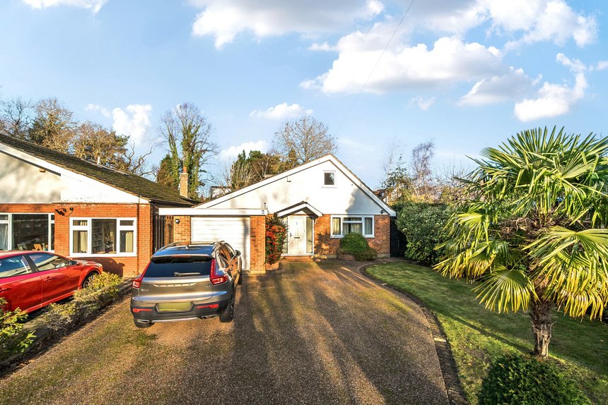 under offer ashdene london 37846 - Gibbs Gillespie