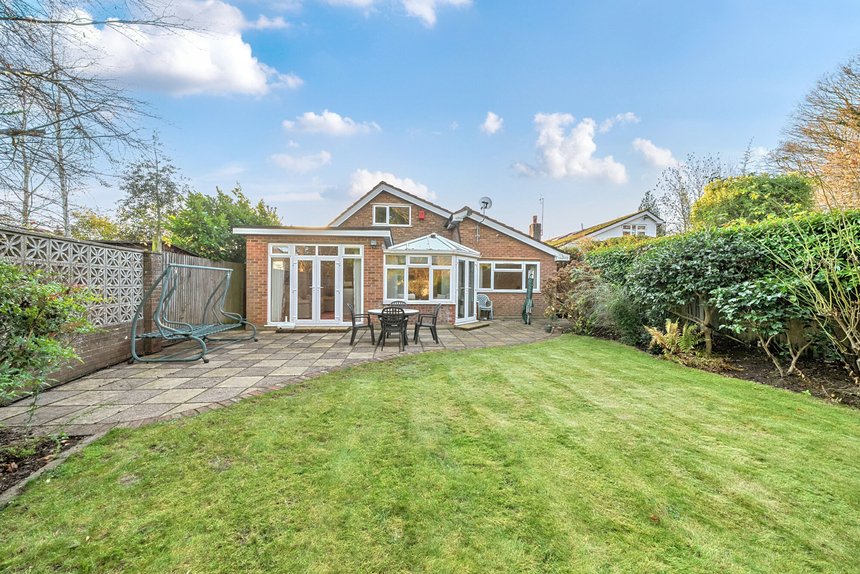 under offer ashdene london 37846 - Gibbs Gillespie