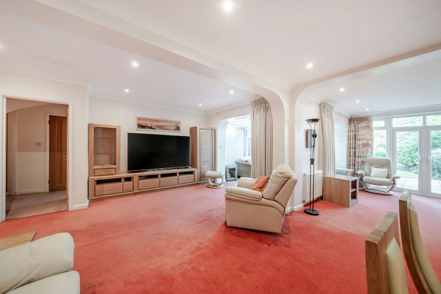 under offer ashdene london 37846 - Gibbs Gillespie