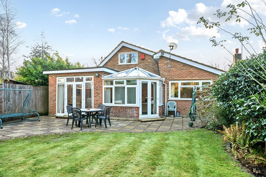 under offer ashdene london 37846 - Gibbs Gillespie