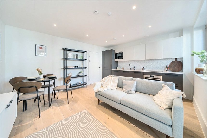 1 bedroom Flat/Apartment for sale in Carlyle Road, London, W5 Gibbs