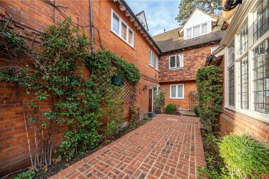 for sale framewood road london 38060 - Gibbs Gillespie