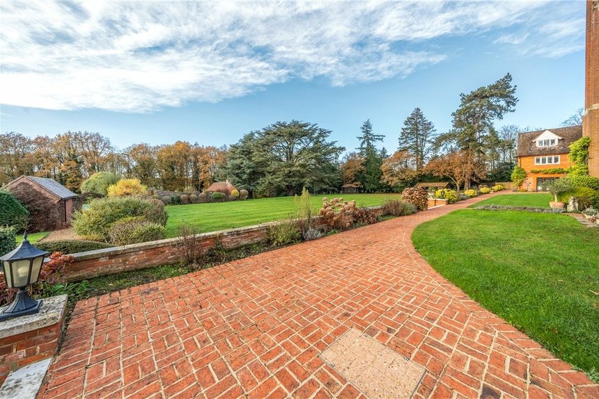 for sale framewood road london 38060 - Gibbs Gillespie