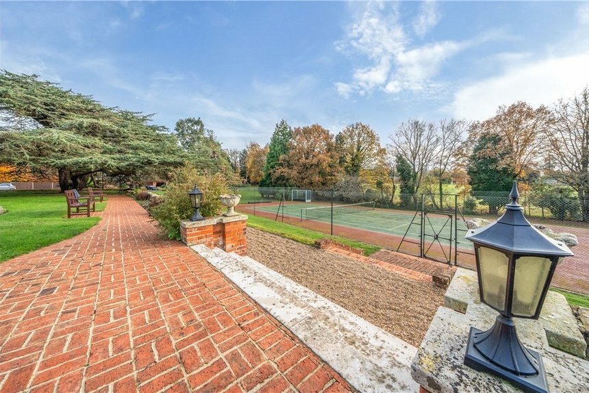 for sale framewood road london 38060 - Gibbs Gillespie