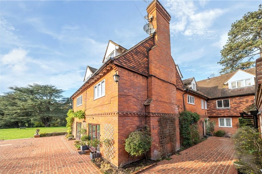 for sale framewood road london 38060 - Gibbs Gillespie