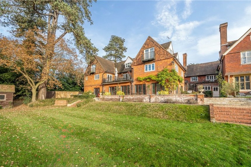 for sale framewood road london 38060 - Gibbs Gillespie