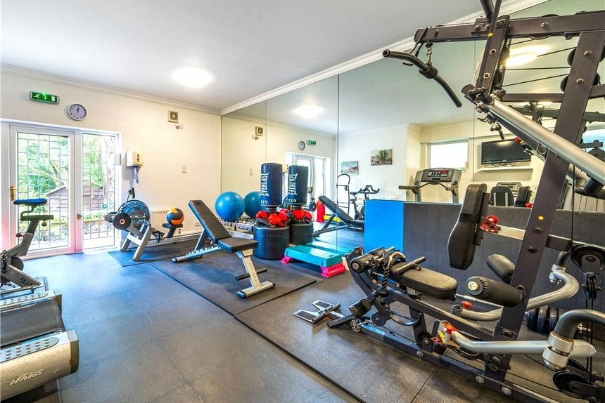 for sale framewood road london 38060 - Gibbs Gillespie
