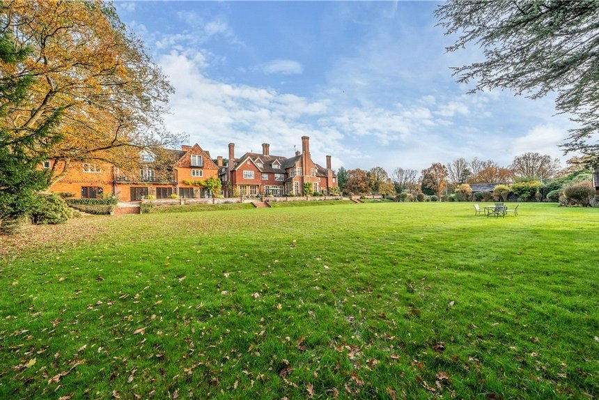 for sale framewood road london 38060 - Gibbs Gillespie