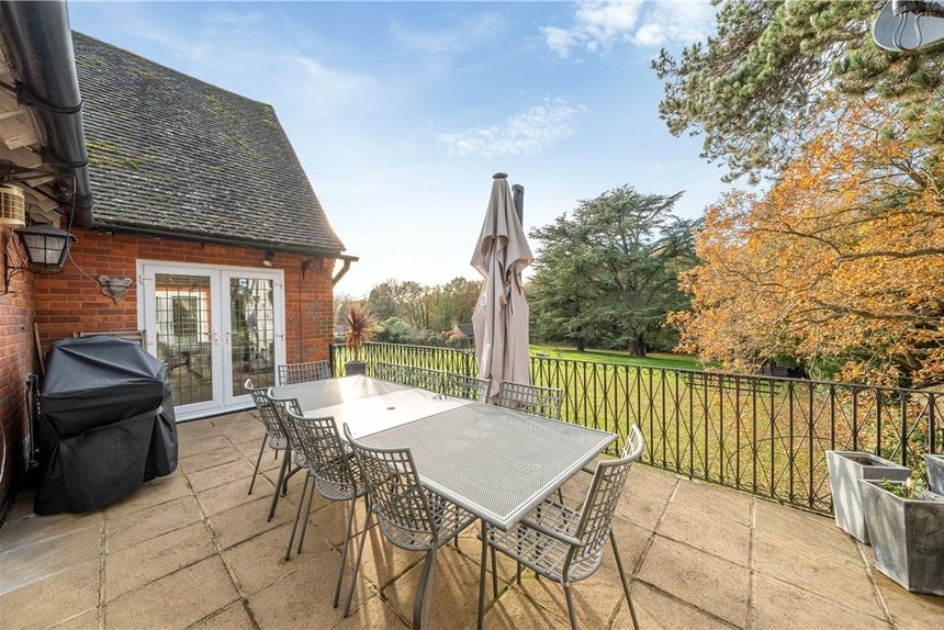 for sale framewood road london 38060 - Gibbs Gillespie