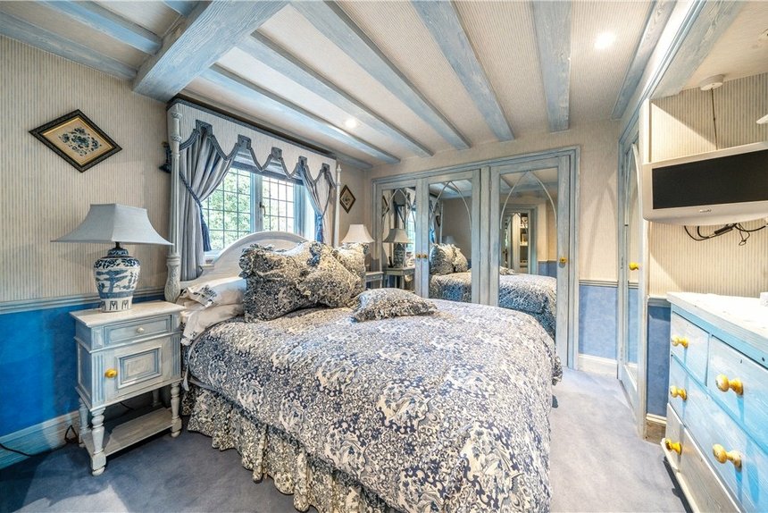 for sale framewood road london 38060 - Gibbs Gillespie