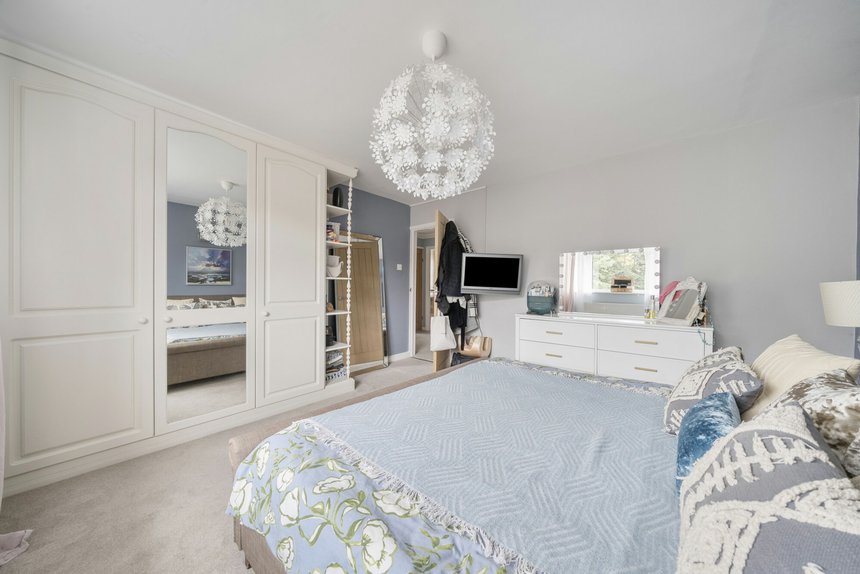 for sale plough lane london 38090 - Gibbs Gillespie