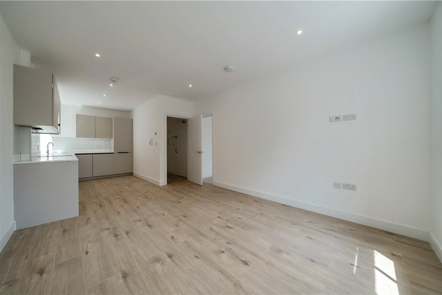 for sale freeland road london 38102 - Gibbs Gillespie