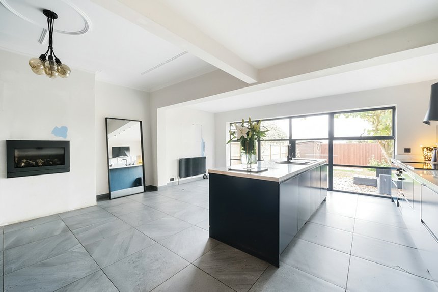 for sale woodstock avenue london 38153 - Gibbs Gillespie