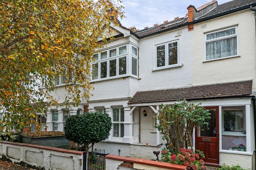 for sale woodstock avenue london 38153 - Gibbs Gillespie