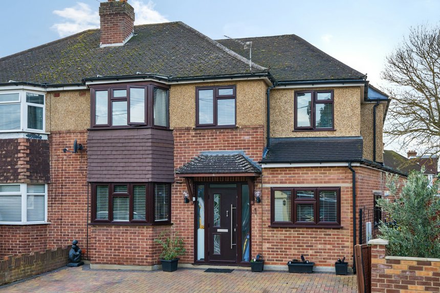 for sale perry close london 38240 - Gibbs Gillespie