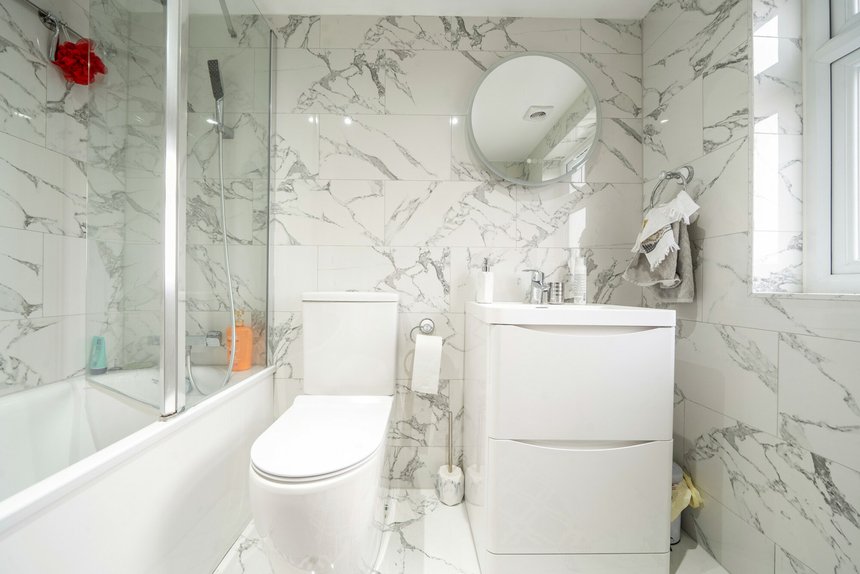 under offer crest gardens london 38266 - Gibbs Gillespie