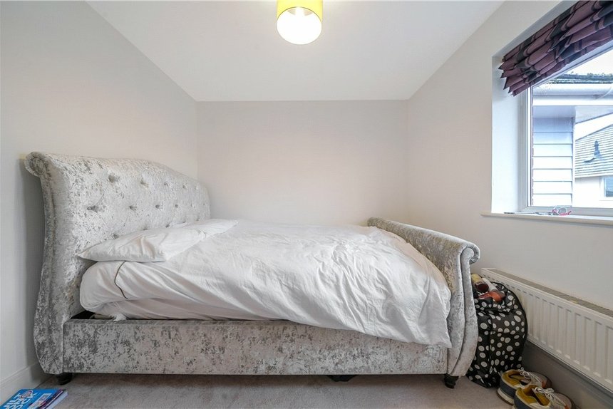 under offer wren lane london 38284 - Gibbs Gillespie