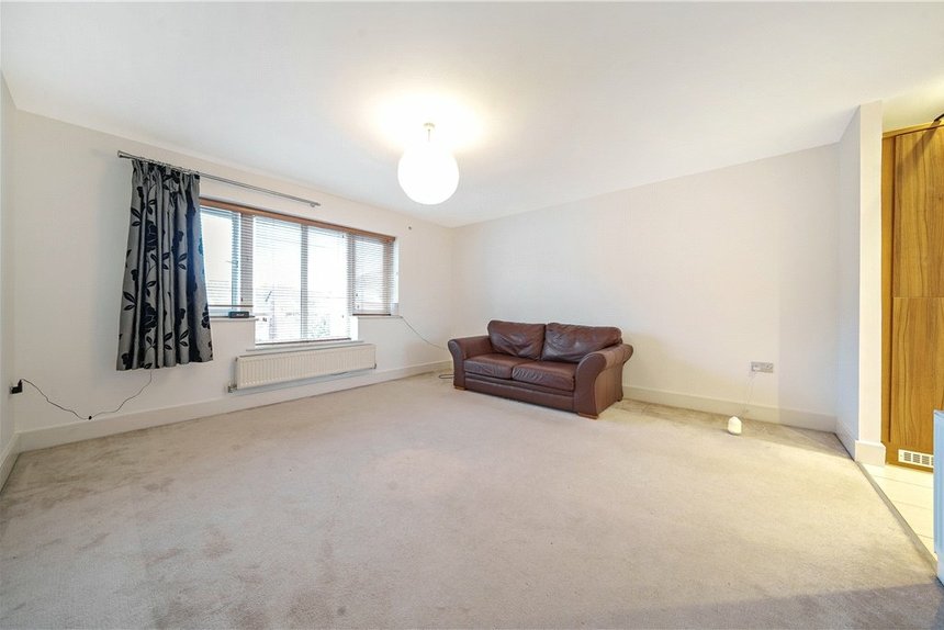 under offer wren lane london 38284 - Gibbs Gillespie