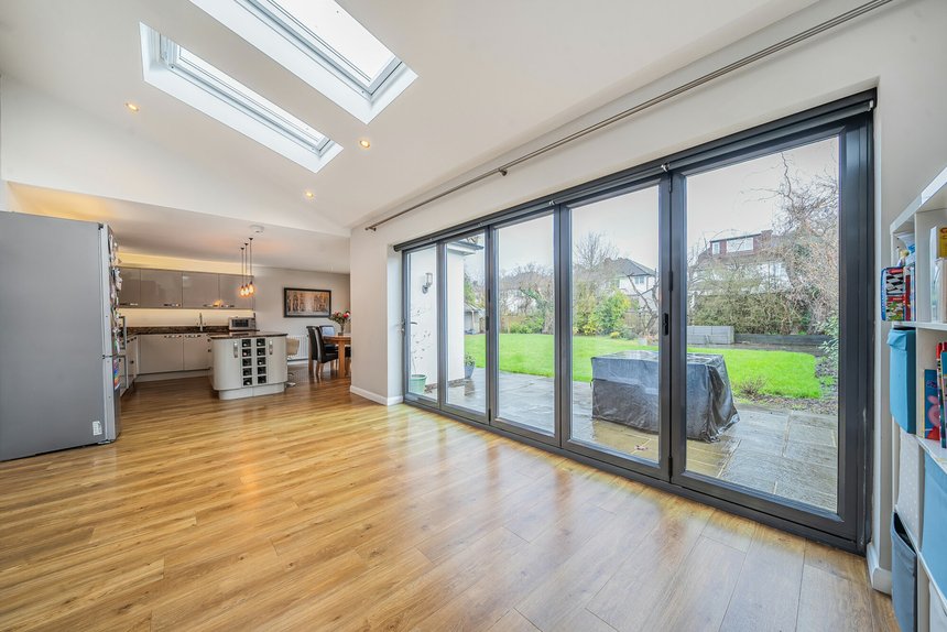 for sale the lawns london 38318 - Gibbs Gillespie