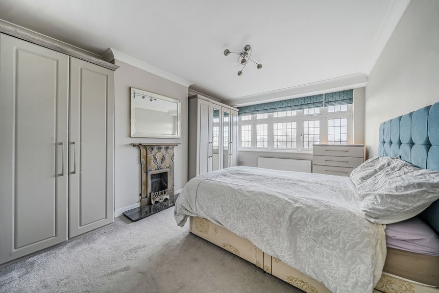 for sale the lawns london 38318 - Gibbs Gillespie