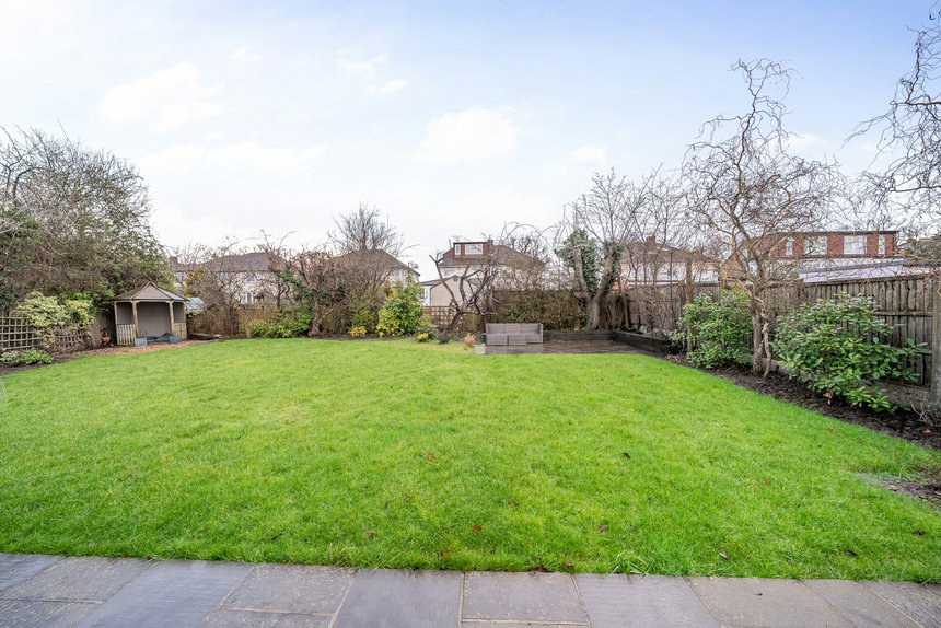 for sale the lawns london 38318 - Gibbs Gillespie