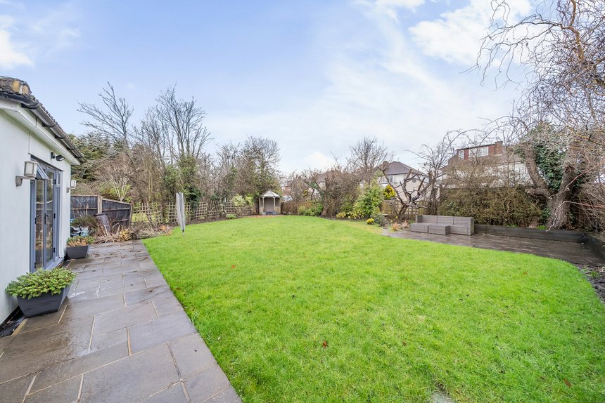 for sale the lawns london 38318 - Gibbs Gillespie