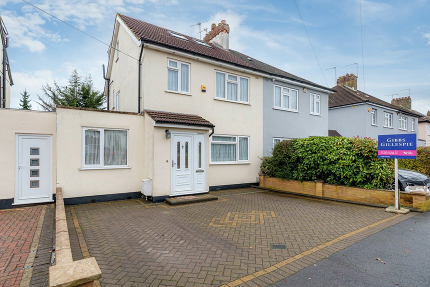 for sale the fairway london 38337 - Gibbs Gillespie