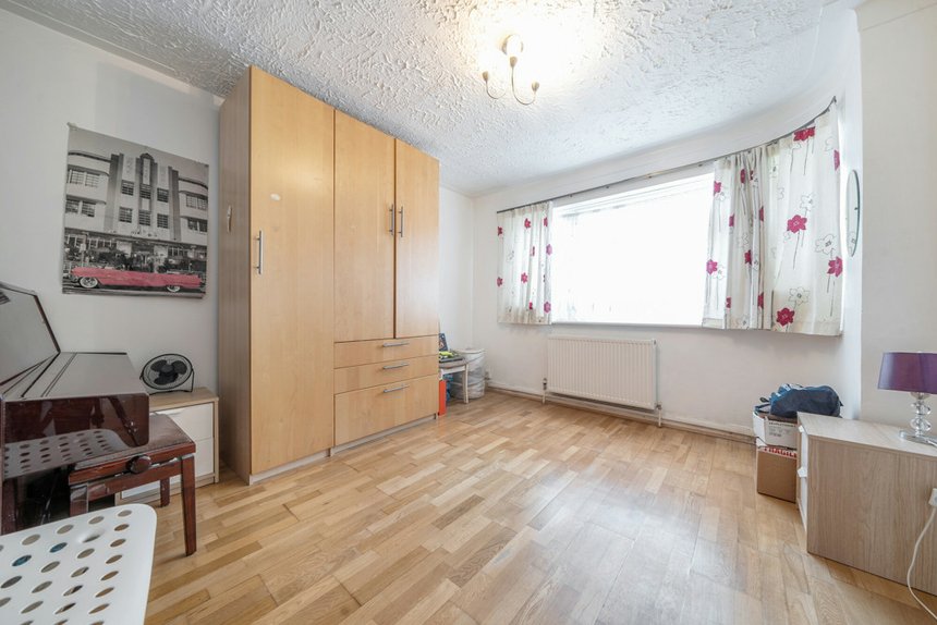 for sale the fairway london 38337 - Gibbs Gillespie