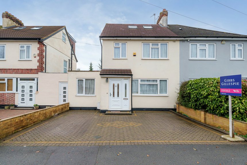for sale the fairway london 38337 - Gibbs Gillespie